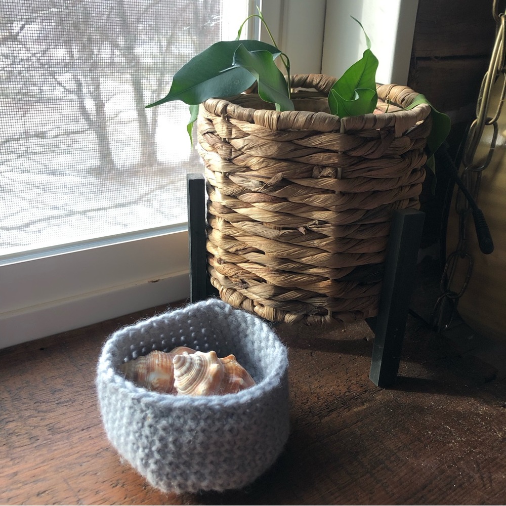 Small Crocheted Basket - Picture 2 of 4